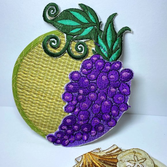 4 Beach Theme Coasters Glass Markers Embroidery Shells Grapes Crab Patio Decor - Picture 3 of 6